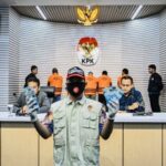 KPK OTT DI KALTIM AMANKAN 11 ORANG dan TETAPKAN 5 TERSANGKA