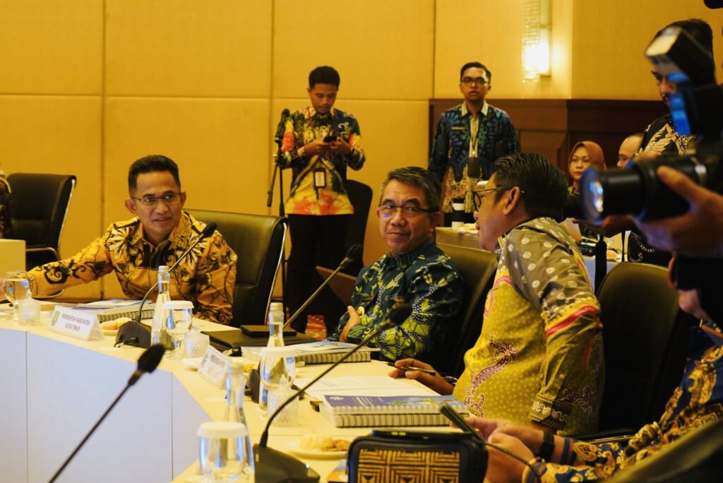 Bupati Kutim Ardiansyah Sulaiman menghadiri kegiatan RUPS Bankaltimtara 2024 di Jakarta.