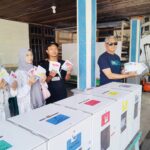 Seskab Kutim coblos di TPS 053