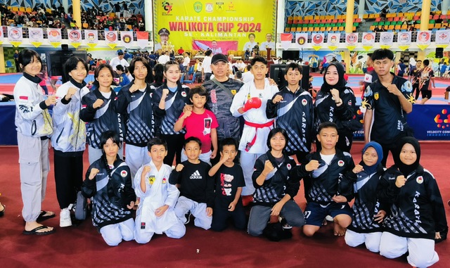 Karateka Kutim raih mendai di Balikpapan Cup