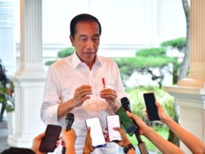 Presiden Jokowi memberikan keterangan pers di Istana Merdeka, Jakarta, Rabu 12 Juni 2024