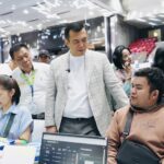 Silmy Karim saat menyapa pemohon paspor di Kota Bandung, Jawa Barat, Sabtu (22/6/2024)