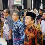 Bupati Kutim Ardiansyah Sulaiman dalam momen Haflatul Ikhtitam SMP IT Darussalam Sangatta.