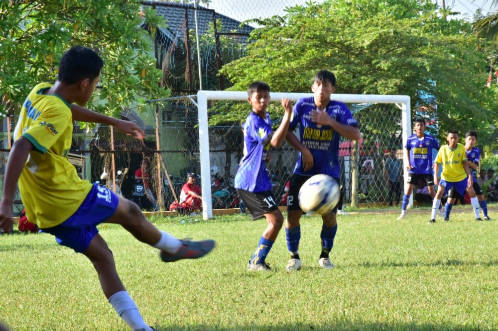 Dispora Seleksi Bibit Atlet Sepak Bola Kaltim Lewat Kejuaraan U15