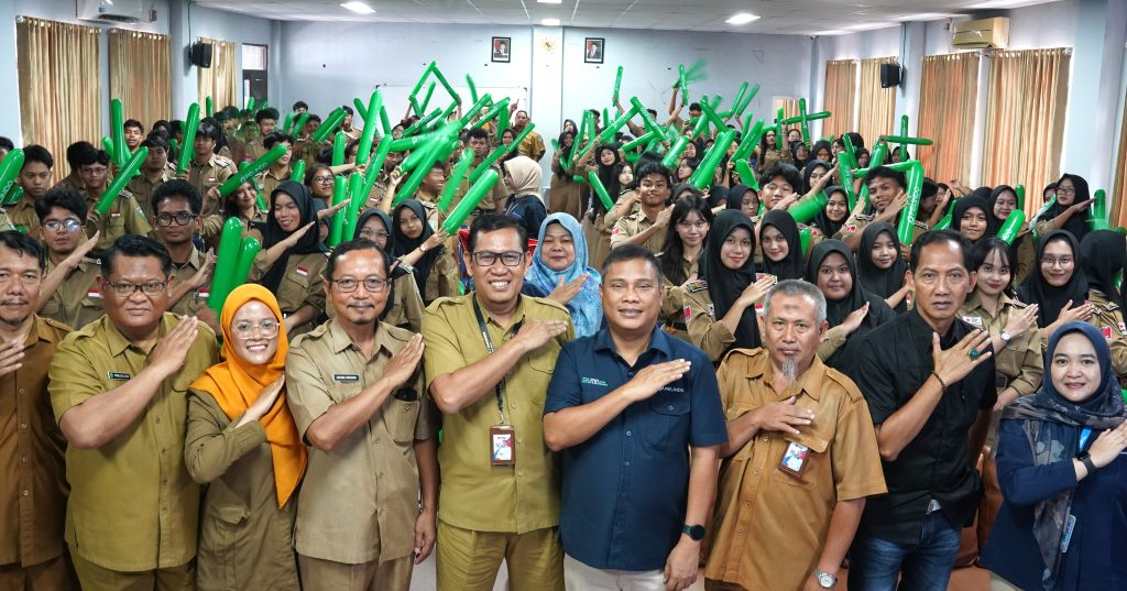 Pelindo Mengajar Ratusan Siswa Balikpapan dan Samarinda, Kenalkan Industri Pelabuhan untuk Bangkitkan Belajar Generasi Muda Pemimpin Masa Depan