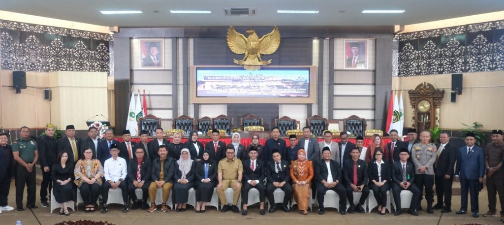 Legislator DPRD Kaltim Hadiri Pelantikan Anggota DPRD Kukar Akbar Haka, Perkuat Sinergitas Legislatif dan Pemkab