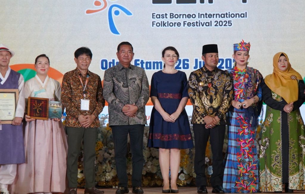 Pertukaran Cenderamata EBIFF, Perkuat Diplomasi Budaya Kaltim
