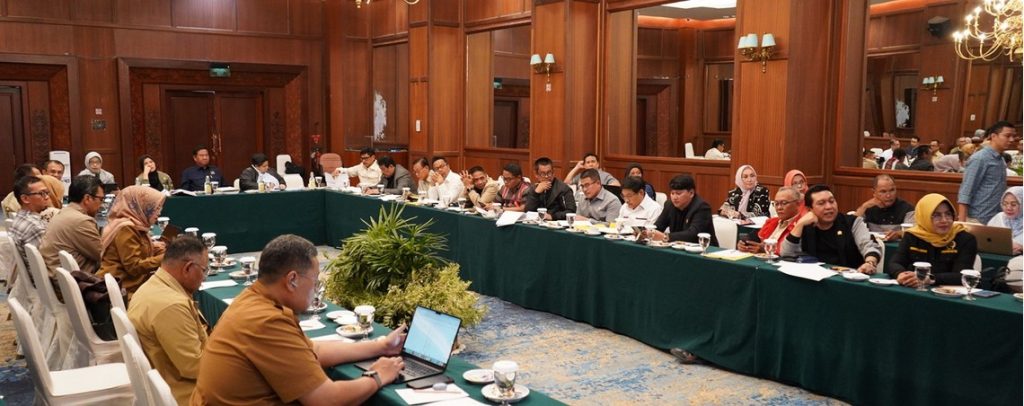Banggar DPRD dan TAPD Kaltim Bahas Bersama Rancangan Perubahan KUA-PPAS 2025 Kaltim