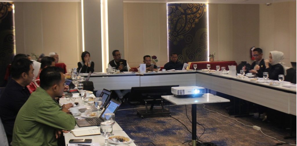 Matangkan Ranperda Penyesuaian Status Hukum BUMD, DPRD Kaltim Tegaskan Kepatuhan Regulasi sebagai Syarat Mutlak