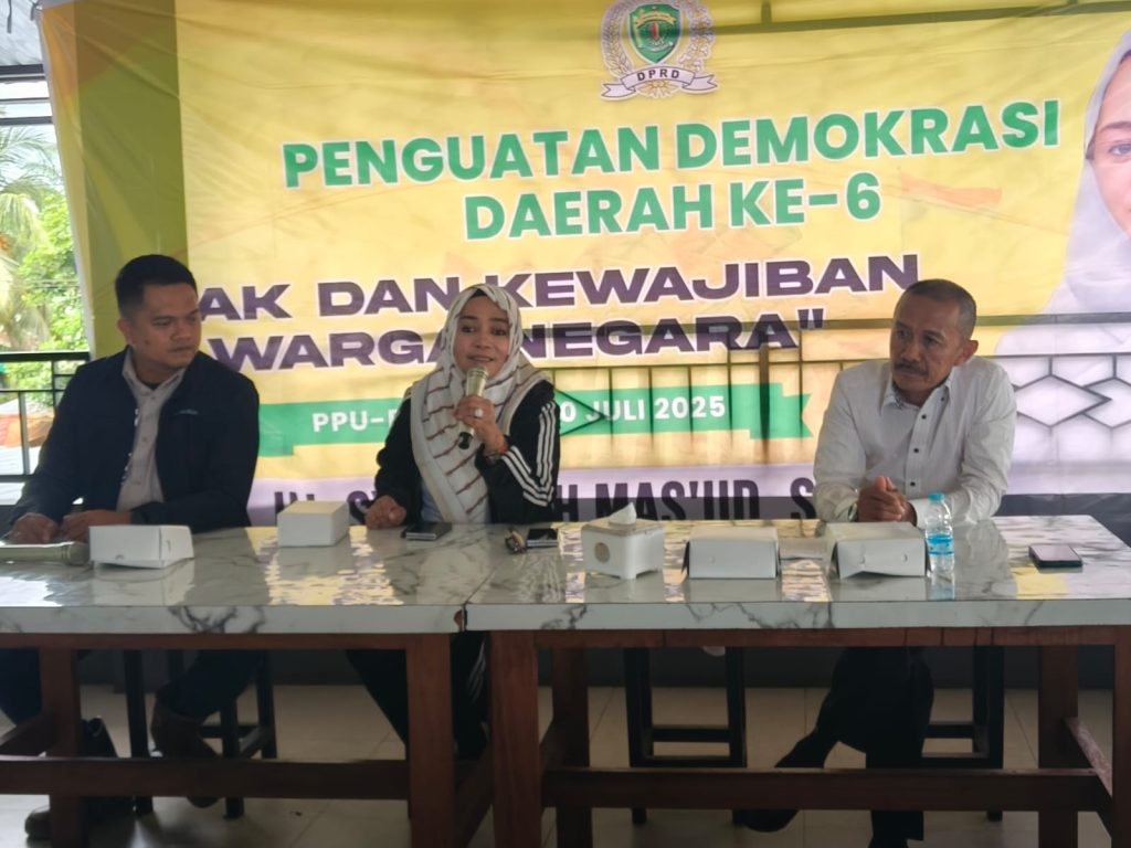 Syahariah Mas’ud Penguatan Demokrasi Daerah ke-6 di Paser, Bahas Hak dan Kewajiban Warga Negara