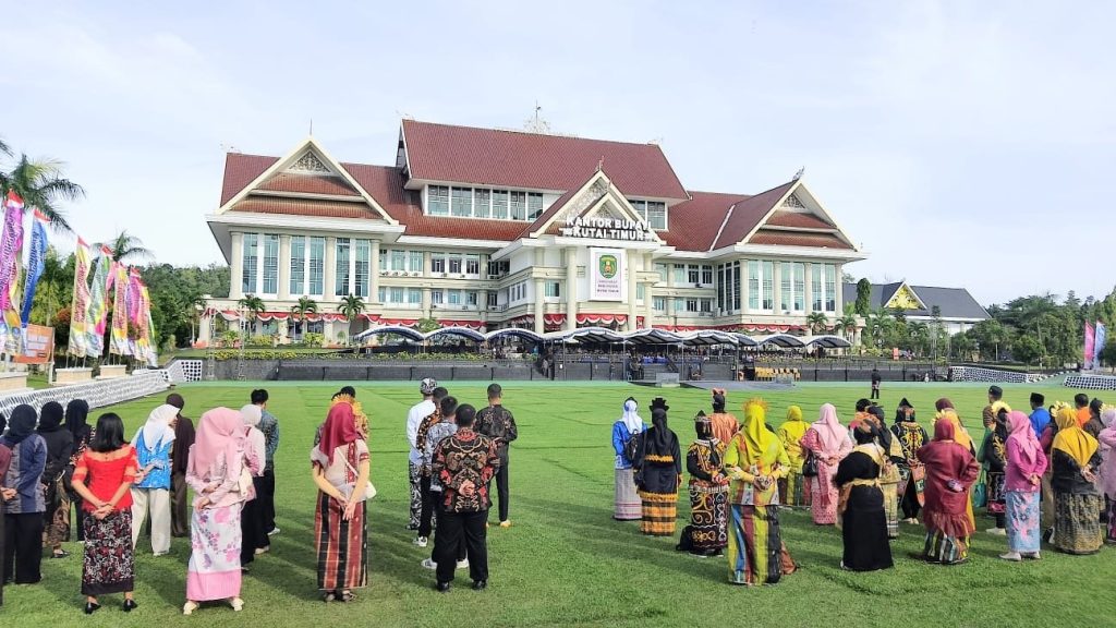 Kutim Peringati HGN Ke-80, Bupati Tegaskan Komitmen Dukung Guru Lewat Berbagai Insentif