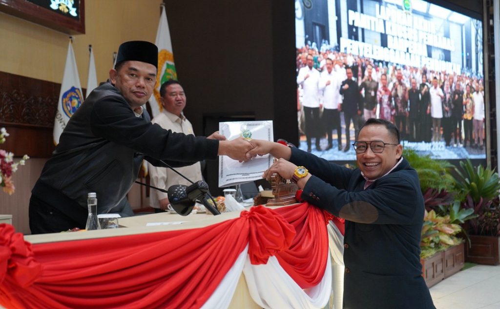 Laporan Akhir Dua Pansus Disampaikan Pada Rapat Paripurna Ke 43