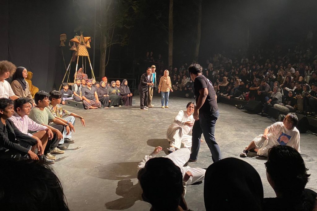 Lanjong Art Festival 2025 Sukses, Disdikbud Kukar Berikan Apresiasi Pengiat Seni dan Budaya