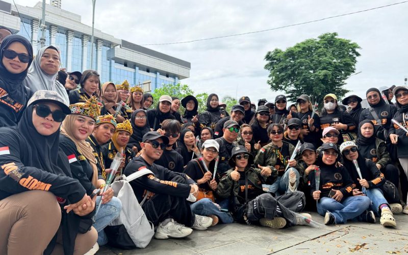 Kaltim Damai Harga Mati! Drupadi Baladika Bagikan 1.000 Mawar dan Pentas Seni Bidaya Nusantara