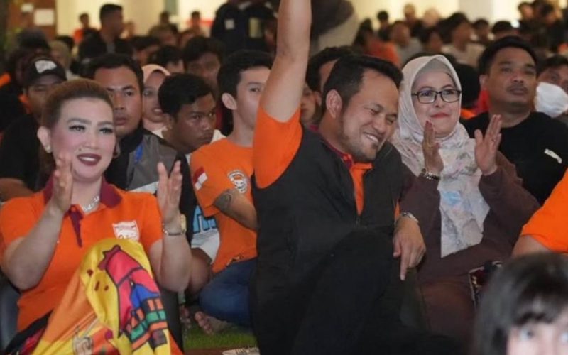 Harum Panen Doa Terbaik di Nobar Pertandingan Borneo FC